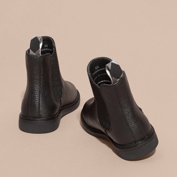 Burberry KIDS grainy leather Chelsea boots - Picture 2 of 3
